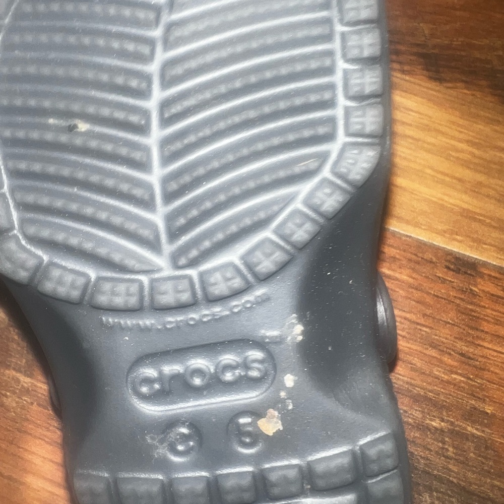 Baby crocs - Picture 2 of 2